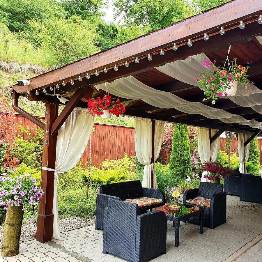 Hotel Dennis Mediaş Eksteriør billede