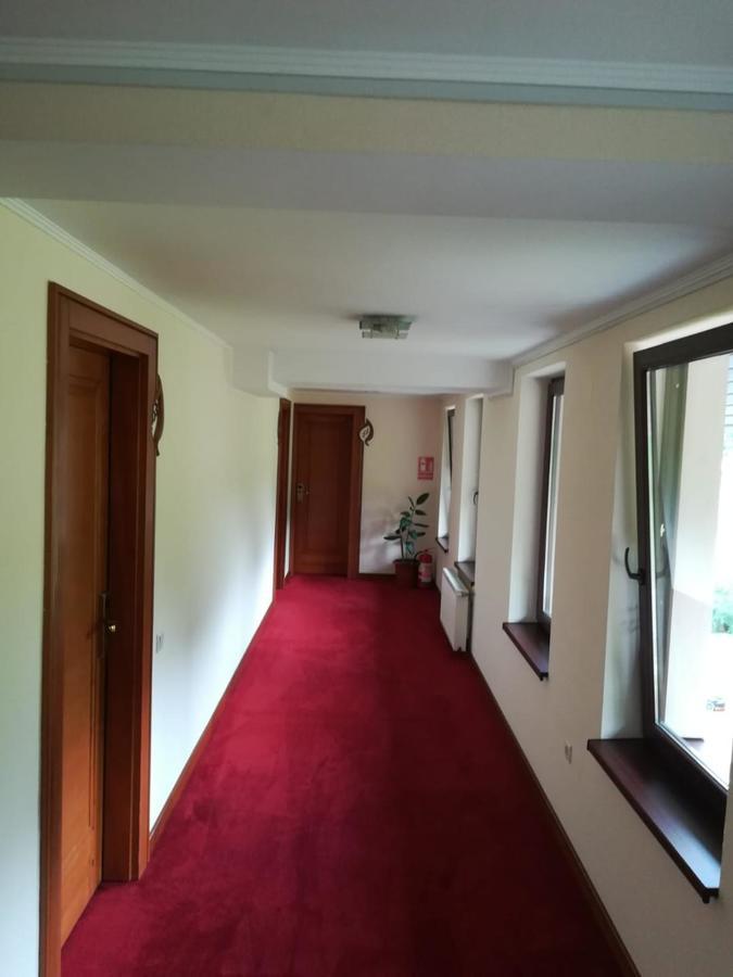 Hotel Dennis Mediaş Eksteriør billede