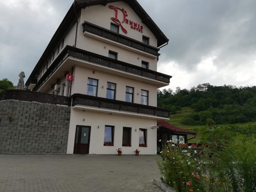 Hotel Dennis Mediaş Eksteriør billede