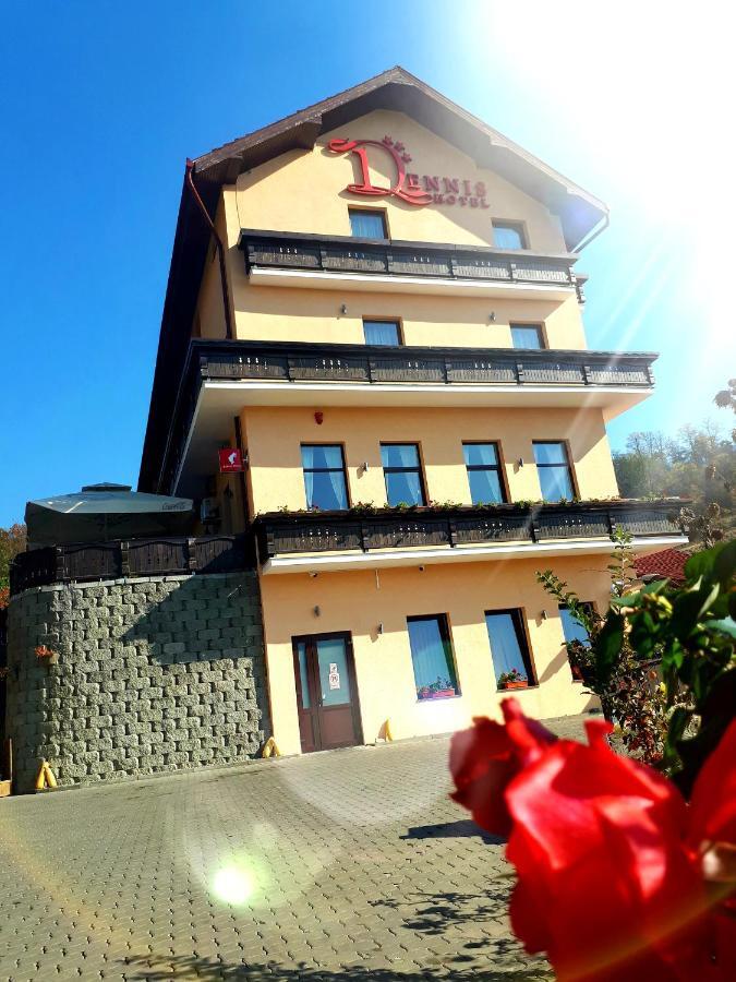 Hotel Dennis Mediaş Eksteriør billede