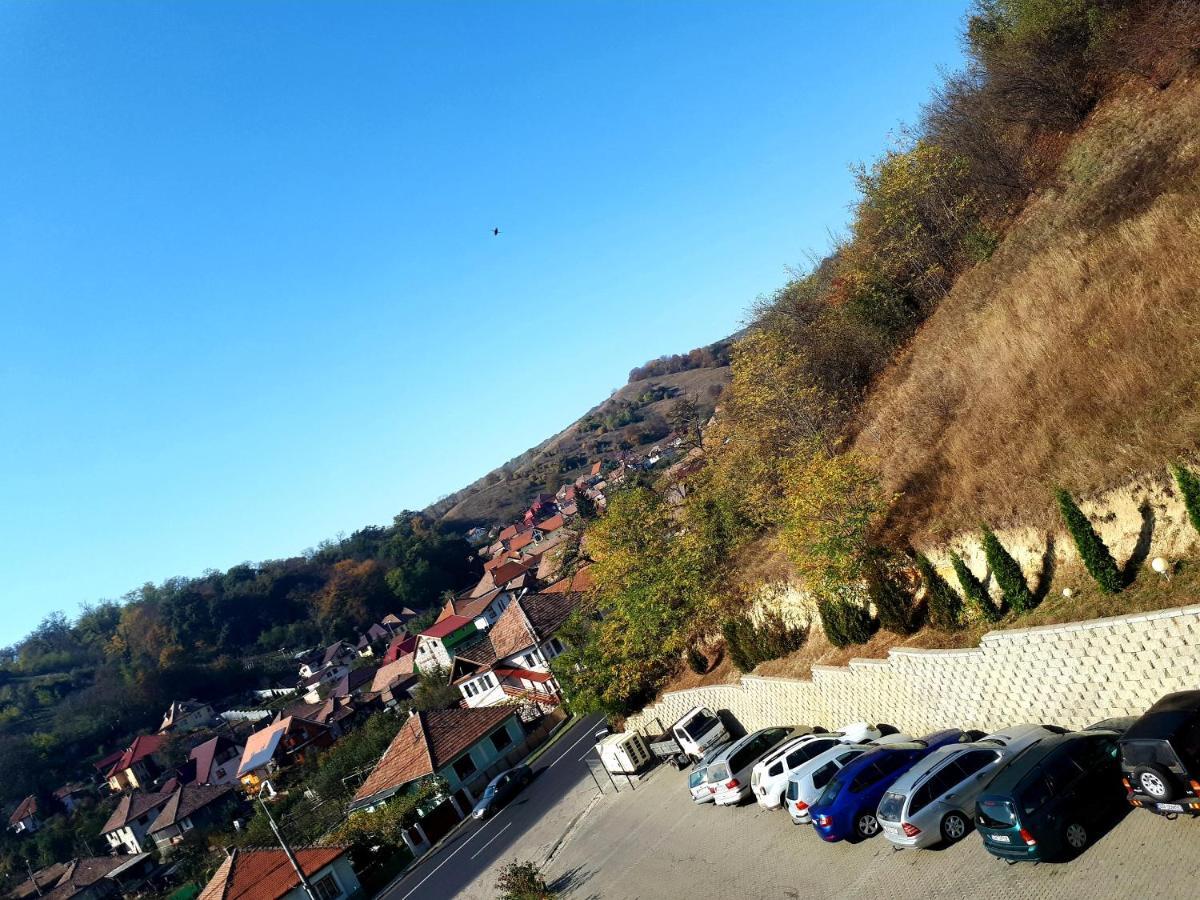 Hotel Dennis Mediaş Eksteriør billede